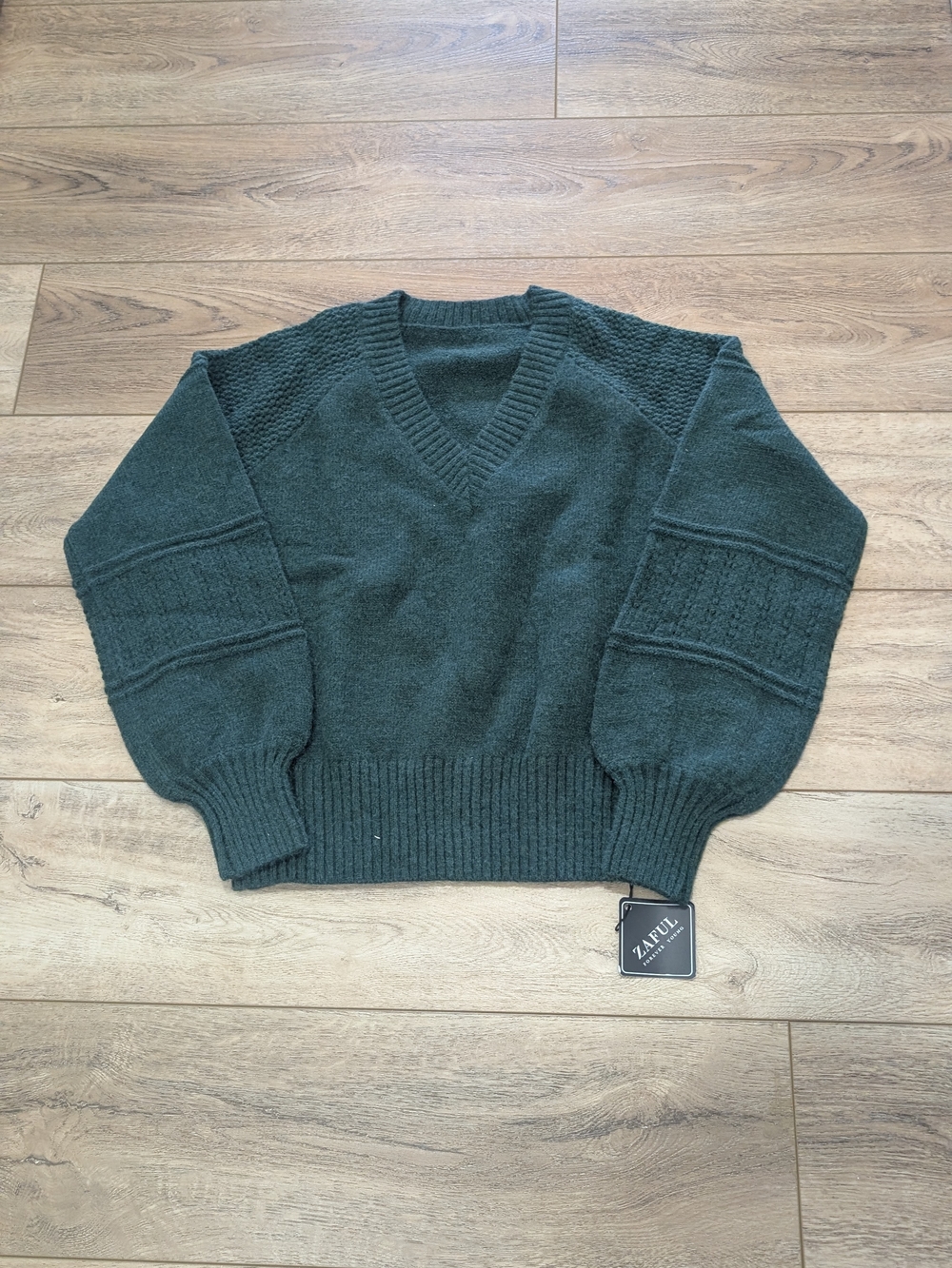 Zaful Men’s Dark Green V-Neck Knit Sweater